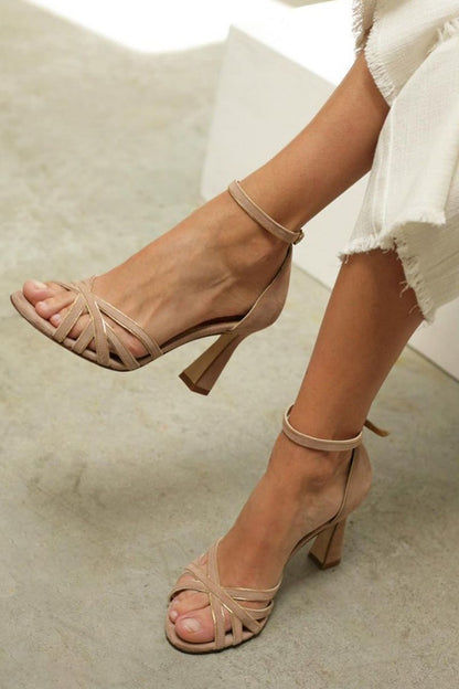 Marona | Sandalias de patchwork con punta redonda y tacón fino - Ebora Store