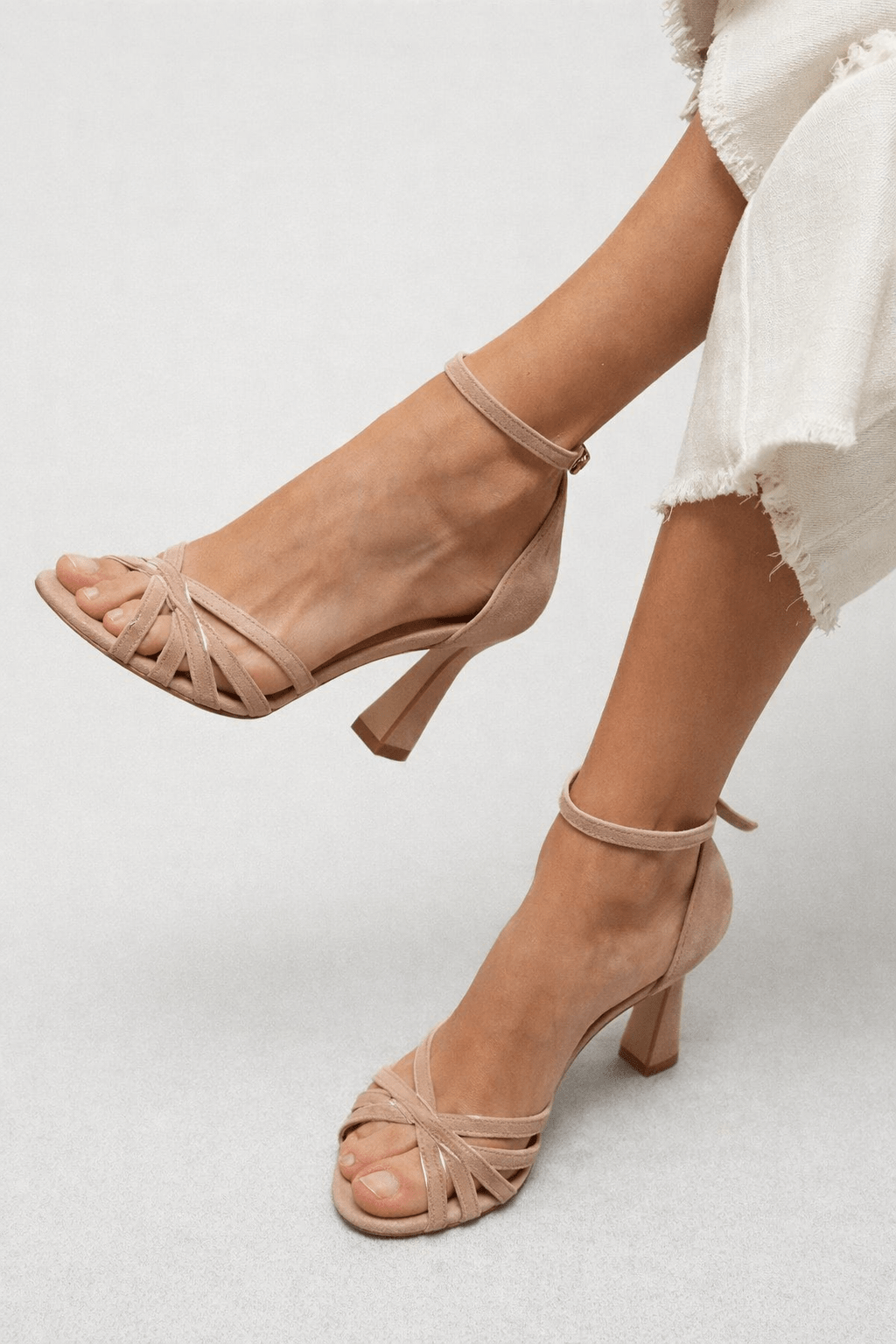 Marona | Sandalias de patchwork con punta redonda y tacón fino - Ebora Store